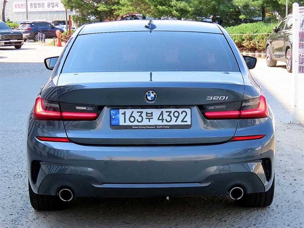 BMW 3시리즈 3시리즈 (G20) 320i M 스포츠 이미지 4