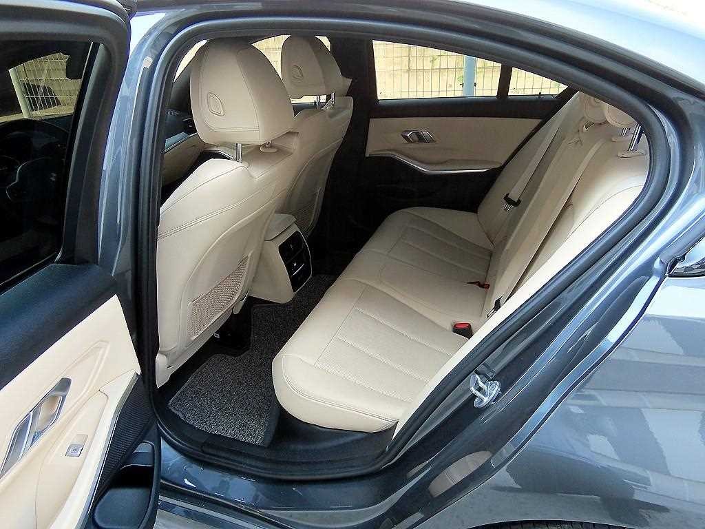 BMW 3시리즈 3시리즈 (G20) 320i M 스포츠 이미지 6