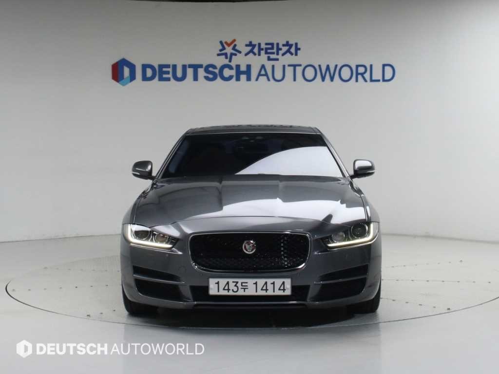 재규어 XE 2.0D 프레스티지 이미지 3