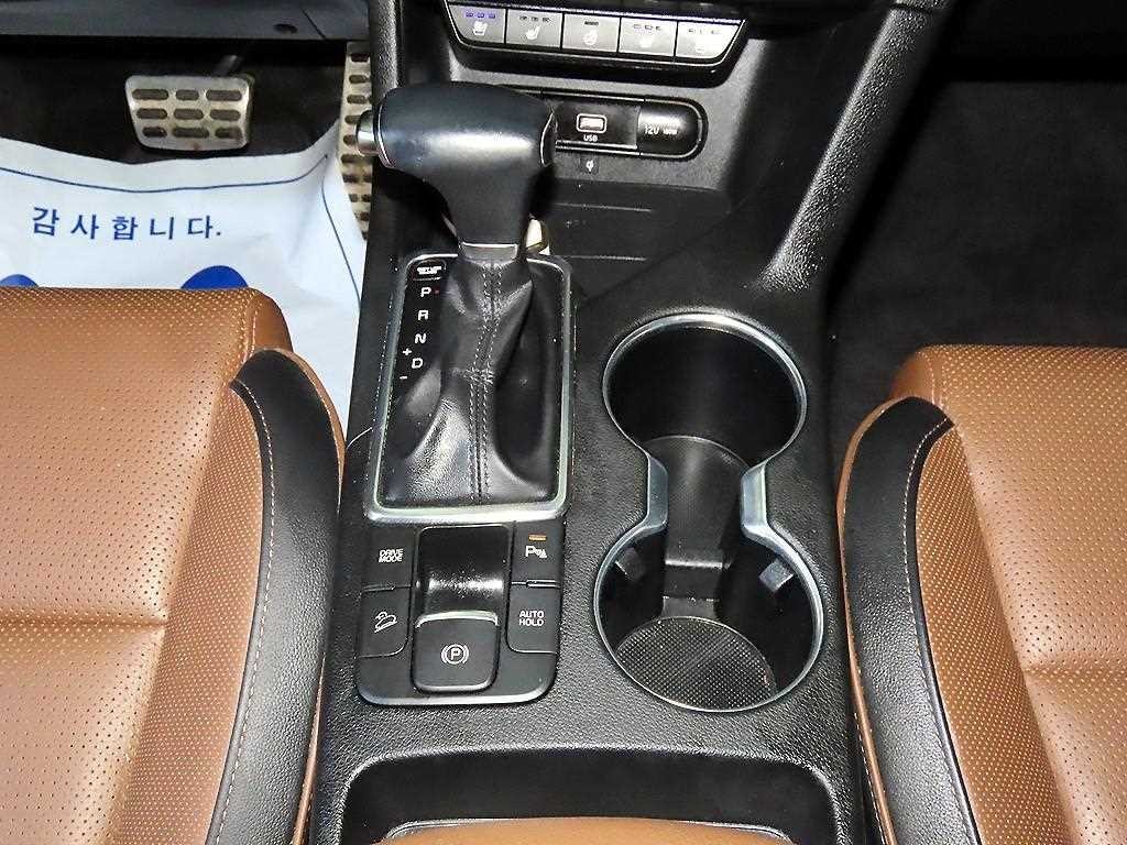 기아 스포티지 스포티지 더 볼드 2.0 디젤 2WD 시그니처 이미지 12