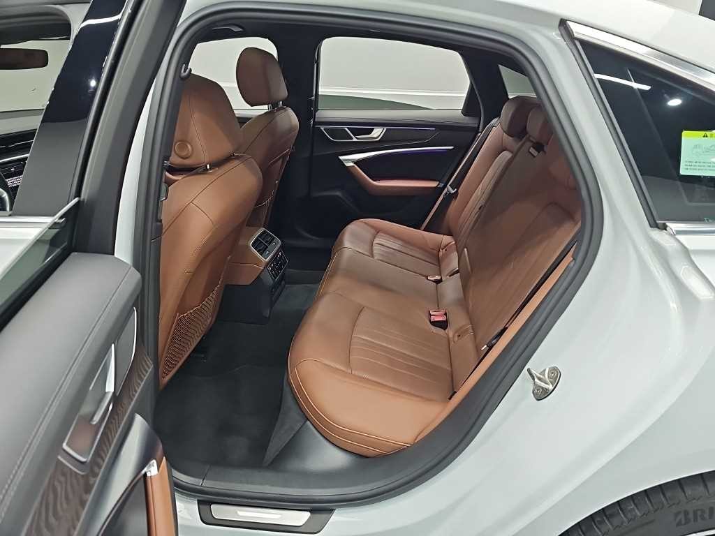 아우디 A6 A6 (C8) 45 TFSI 콰트로 프리미엄 이미지 12