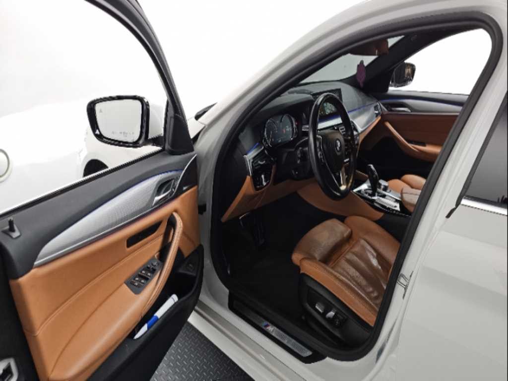 BMW 5시리즈 5시리즈 (G30) 530i M 스포츠 이미지 10