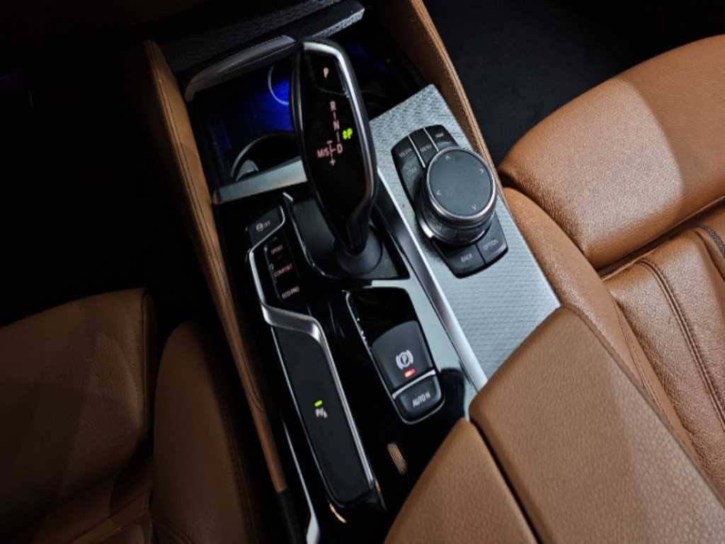 BMW 5시리즈 5시리즈 (G30) 530i M 스포츠 이미지 9