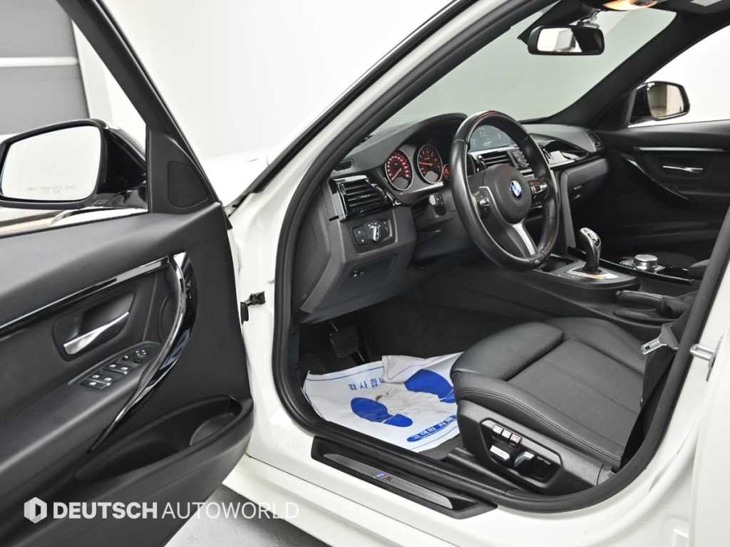 BMW 3시리즈 3시리즈 (F30) 320i M 스포츠 이미지 11