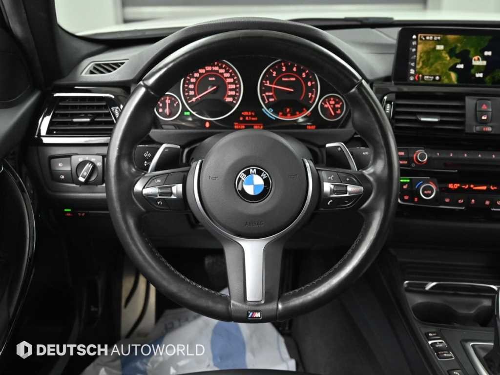 BMW 3시리즈 3시리즈 (F30) 320i M 스포츠 이미지 13