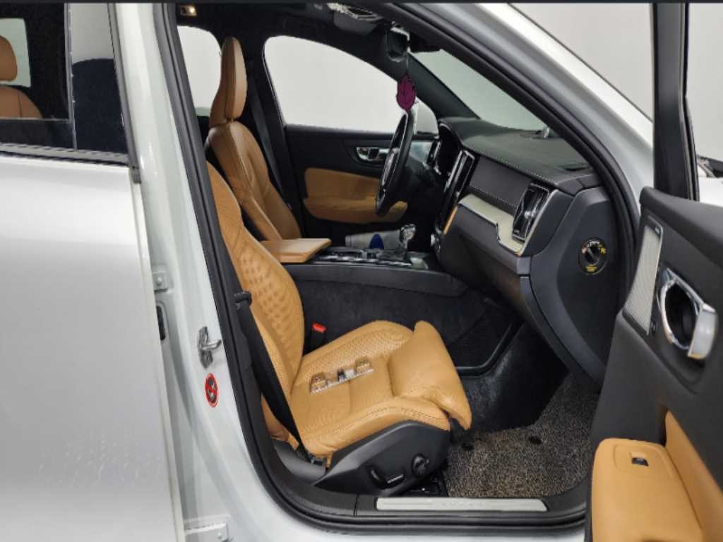 볼보 V60 V60 크로스 컨트리 2세대 2.0 T5 프로 AWD 이미지 11