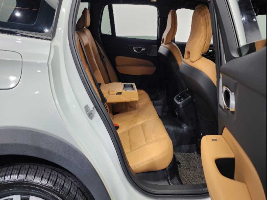 볼보 V60 V60 크로스 컨트리 2세대 2.0 T5 프로 AWD 이미지 12