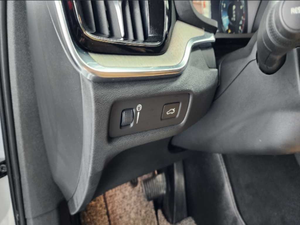볼보 V60 V60 크로스 컨트리 2세대 2.0 T5 프로 AWD 이미지 14