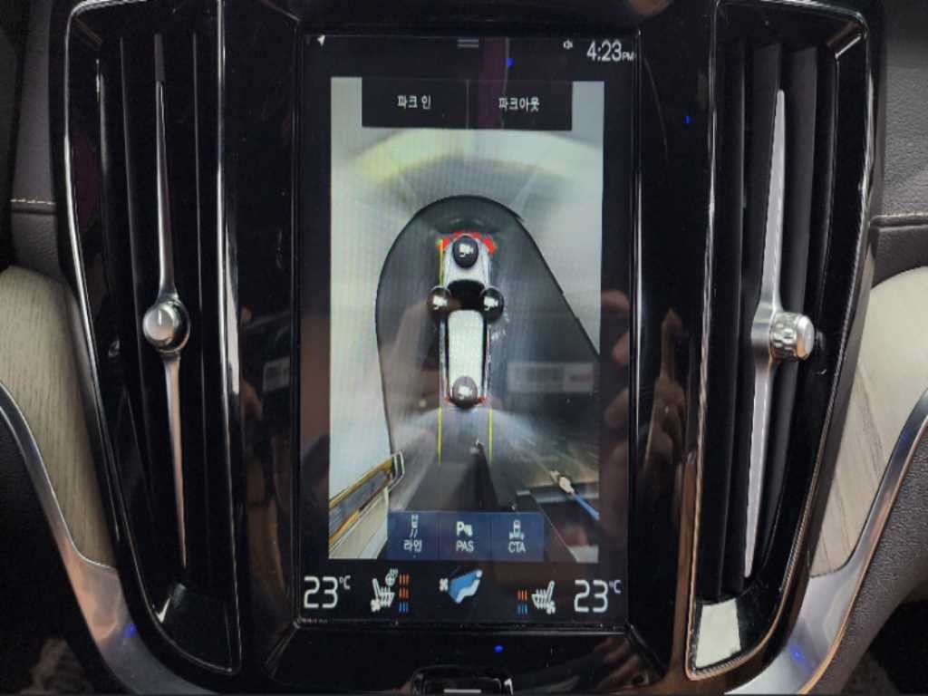볼보 V60 V60 크로스 컨트리 2세대 2.0 T5 프로 AWD 이미지 16