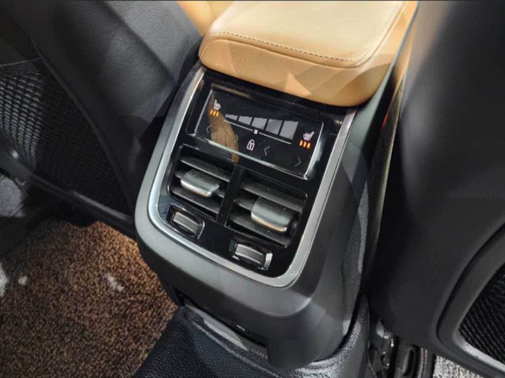 볼보 V60 V60 크로스 컨트리 2세대 2.0 T5 프로 AWD 이미지 18