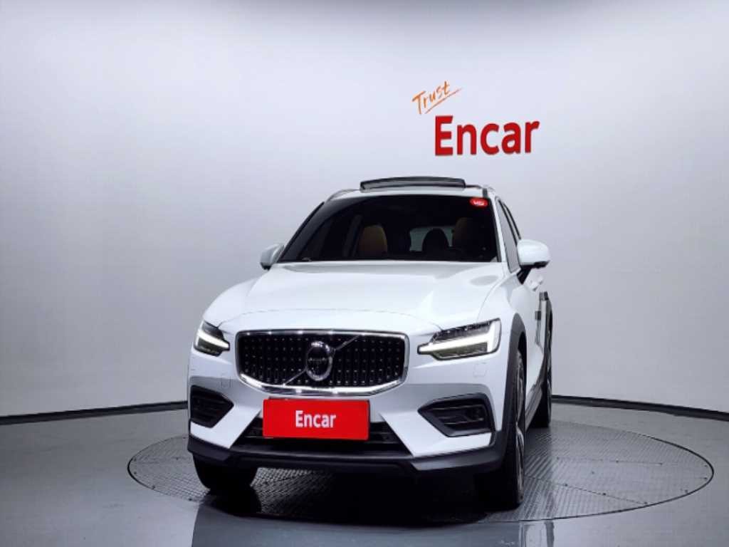 볼보 V60 V60 크로스 컨트리 2세대 2.0 T5 프로 AWD 이미지 3