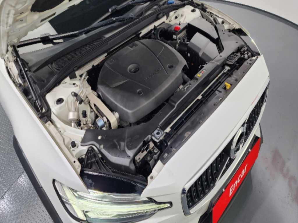 볼보 V60 V60 크로스 컨트리 2세대 2.0 T5 프로 AWD 이미지 6
