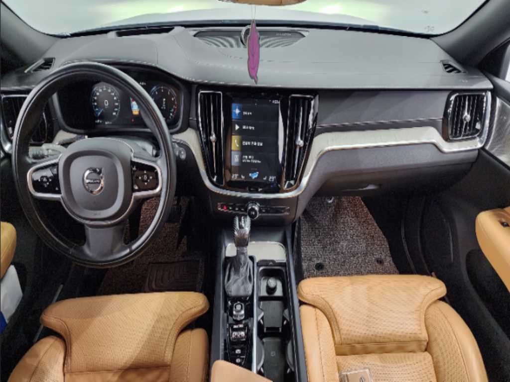 볼보 V60 V60 크로스 컨트리 2세대 2.0 T5 프로 AWD 이미지 7