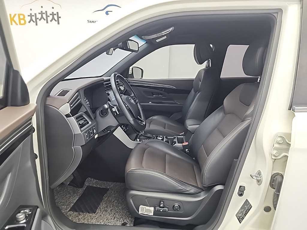 KG모빌리티(쌍용) 코란도 뷰티풀코란도 2WD 가솔린 1.5 C5 플러스 이미지 11