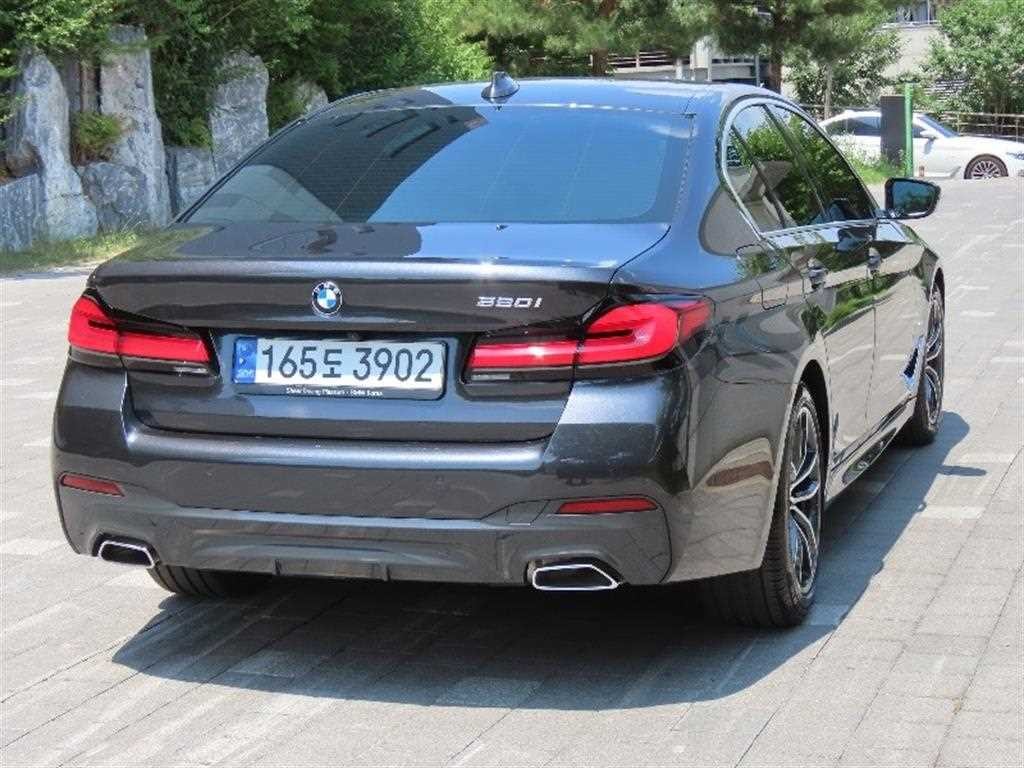 BMW 5시리즈 5시리즈 (G30) 520i M 스포츠 이미지 3
