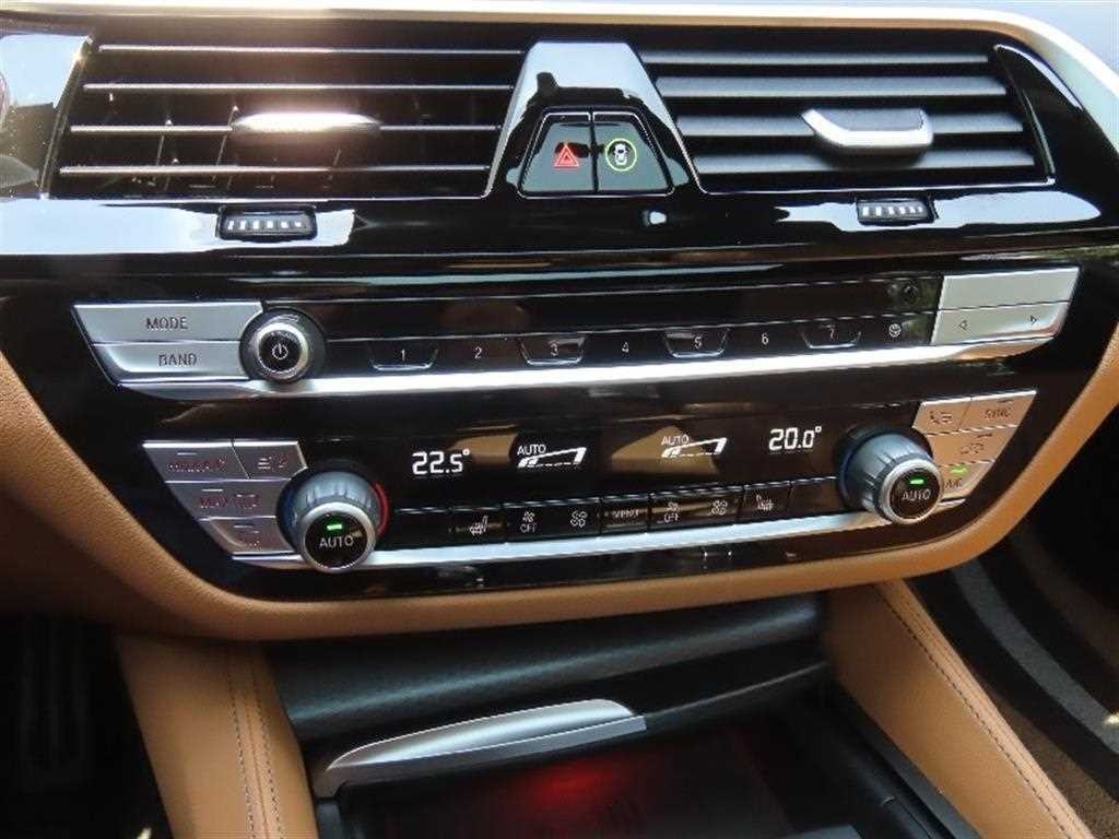 BMW 5시리즈 5시리즈 (G30) 520i M 스포츠 이미지 7