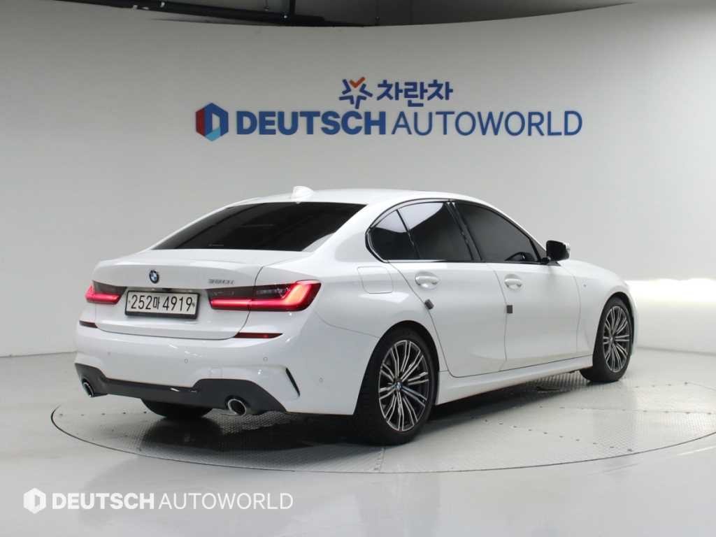 BMW 3시리즈 3시리즈 (G20) 320i M 스포츠 이미지 2