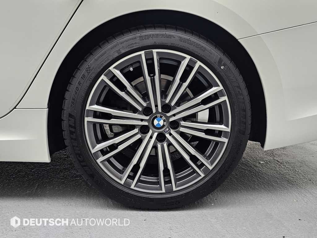 BMW 3시리즈 3시리즈 (G20) 320i M 스포츠 이미지 5