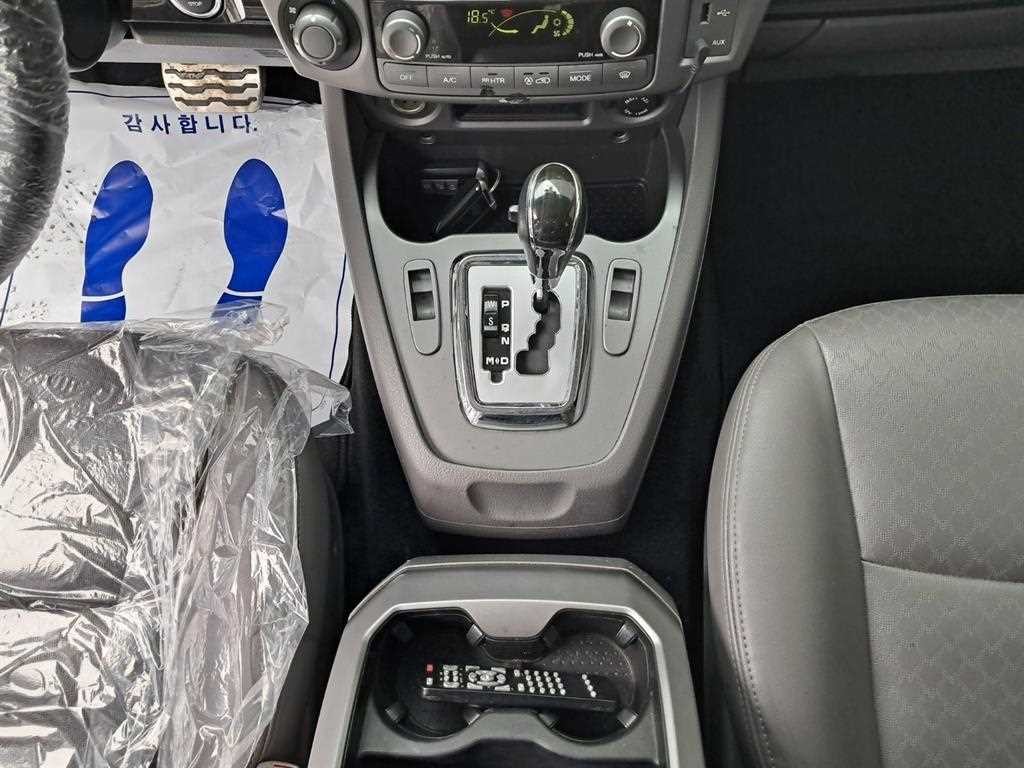 KG모빌리티(쌍용) 코란도 코란도투리스모 4WD TX 플러스 9인승 이미지 13