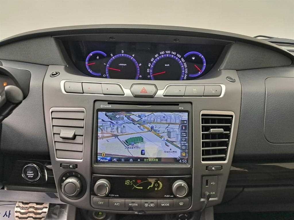 KG모빌리티(쌍용) 코란도 코란도투리스모 4WD TX 플러스 9인승 이미지 8