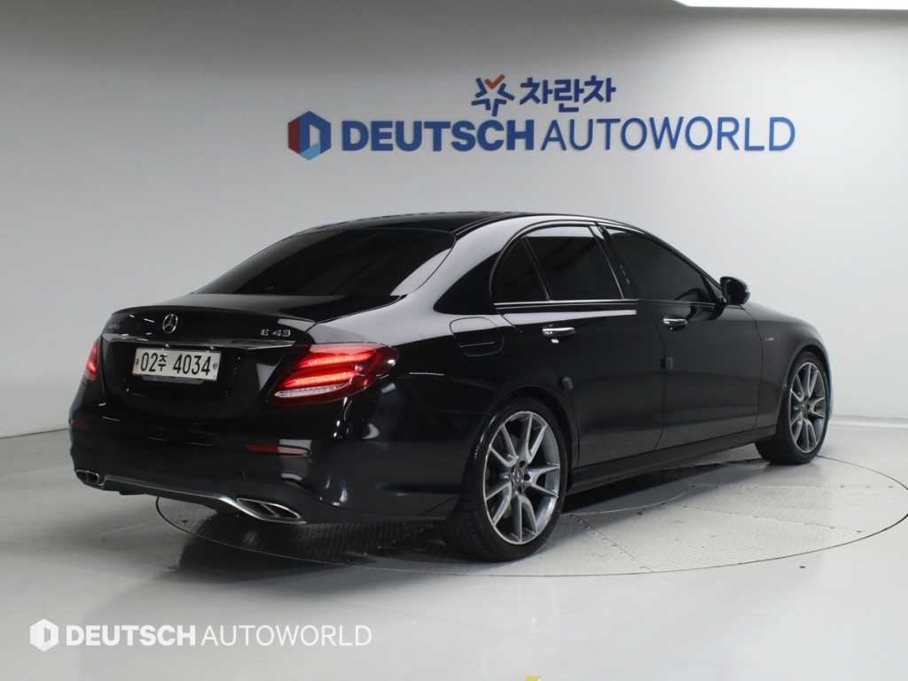벤츠 E 클래스 E-클래스 W213 E43 AMG 4MATIC 이미지 2