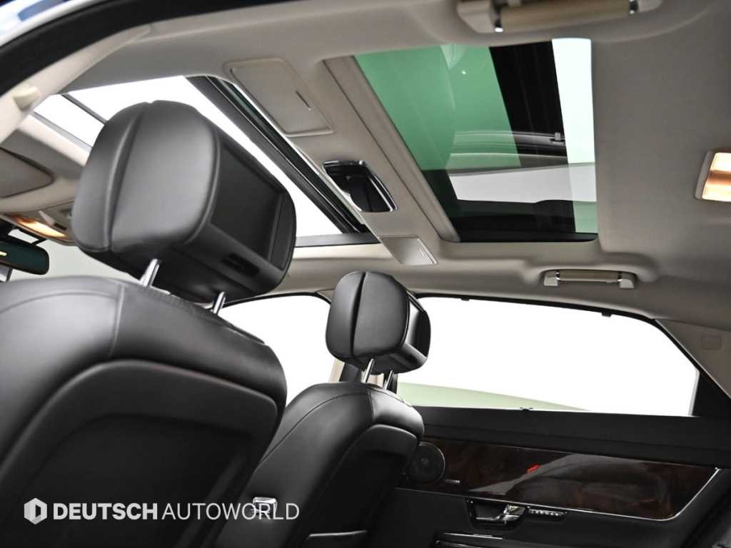 재규어 XJ XJ (X351) 3.0 SC 프리미엄 럭셔리 LWB 이미지 18