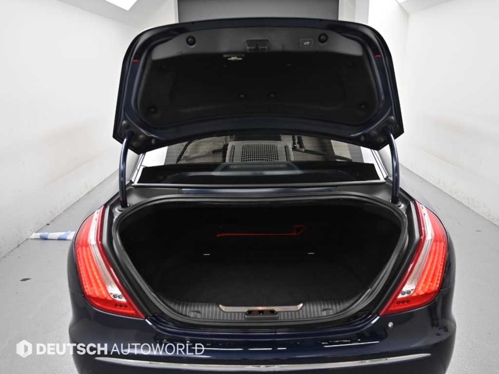 재규어 XJ XJ (X351) 3.0 SC 프리미엄 럭셔리 LWB 이미지 19