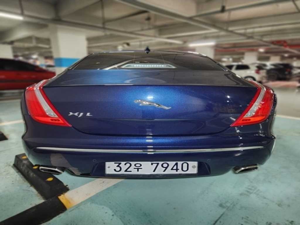 재규어 XJ XJ (X351) 3.0 SC 프리미엄 럭셔리 LWB 이미지 3