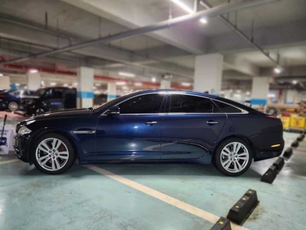 재규어 XJ XJ (X351) 3.0 SC 프리미엄 럭셔리 LWB 이미지 5