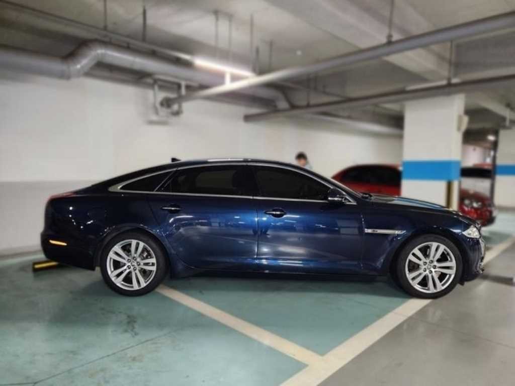 재규어 XJ XJ (X351) 3.0 SC 프리미엄 럭셔리 LWB 이미지 6