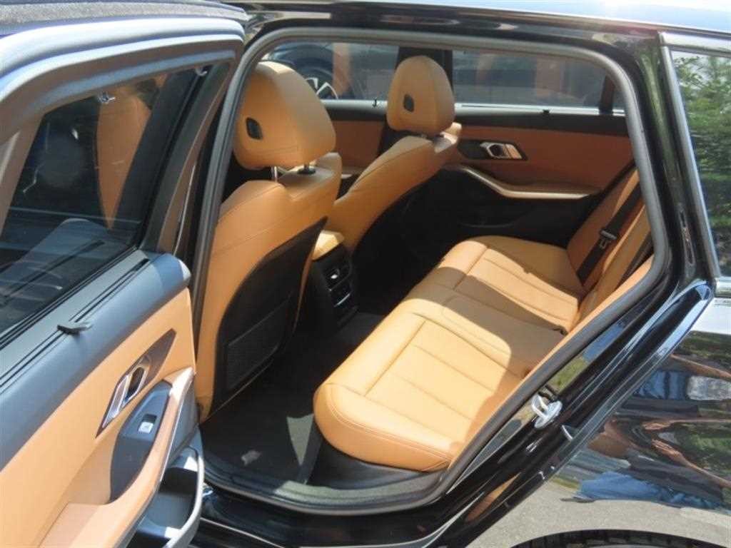 BMW 3시리즈 3시리즈 (G20) 320i 투어링 M 스포츠 이미지 14