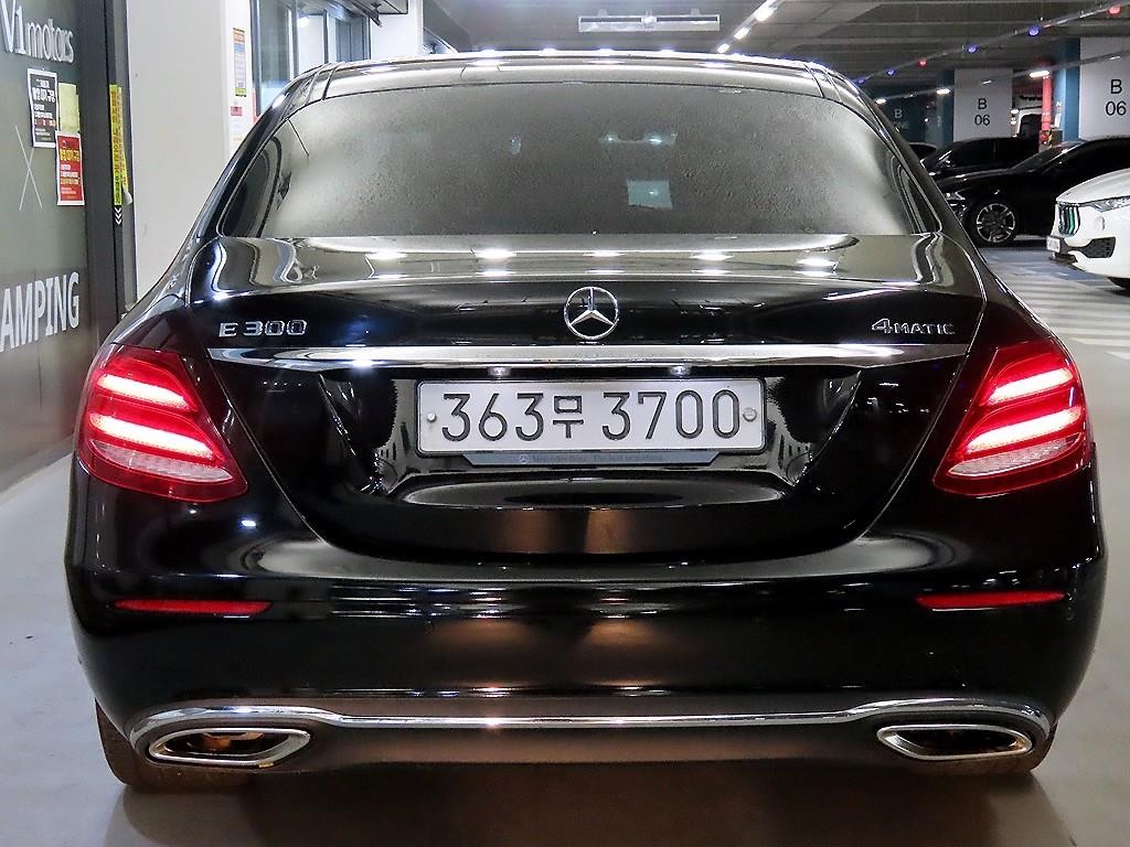 벤츠 E 클래스 E-클래스 W213 E300 4MATIC 익스클루시브 이미지 5