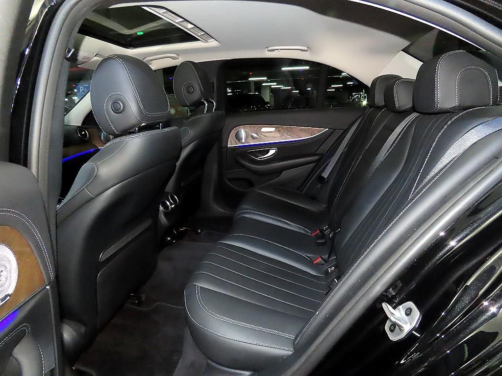 벤츠 E 클래스 E-클래스 W213 E300 4MATIC 익스클루시브 이미지 7