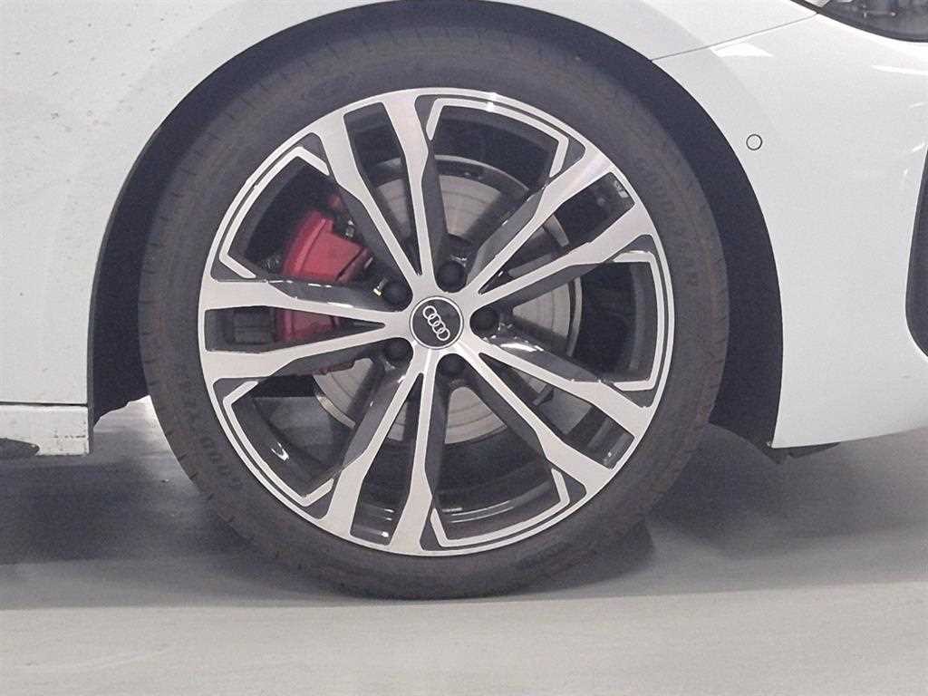 아우디 A5 A5 (B10) 40 TFSI 콰트로 S-라인 블랙 에디션 이미지 10