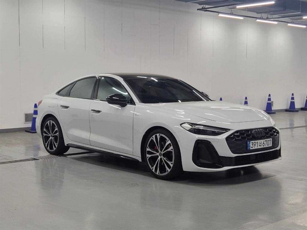 아우디 A5 A5 (B10) 40 TFSI 콰트로 S-라인 블랙 에디션 이미지 2