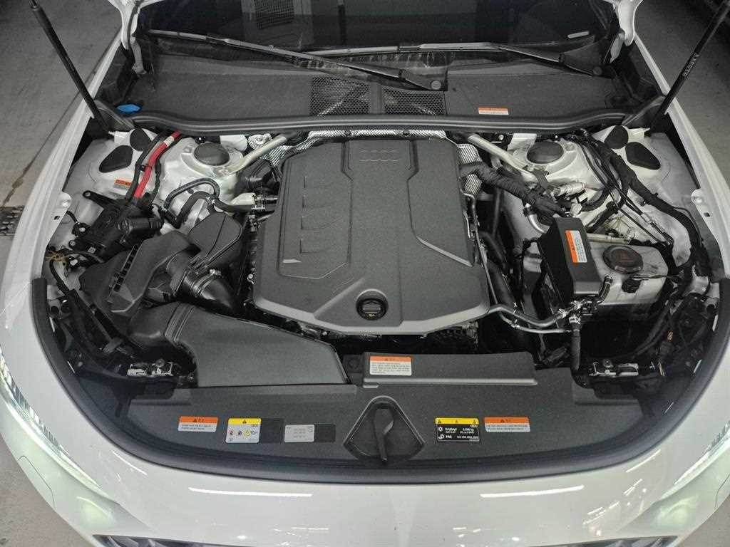 아우디 A5 A5 (B10) 40 TFSI 콰트로 S-라인 블랙 에디션 이미지 3