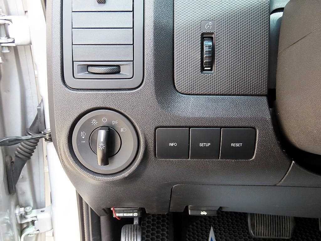 포드 이스케이프 2.5 XLT 4WD 이미지 12