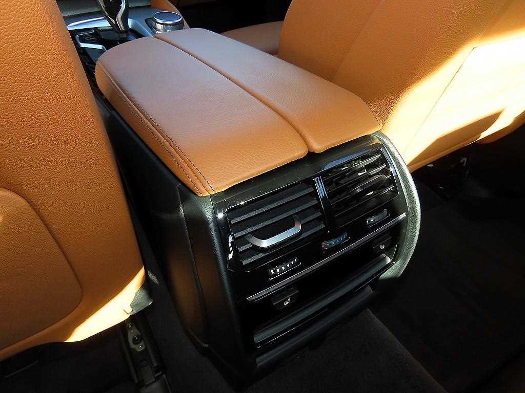 BMW 5시리즈 5시리즈 (G30) 520d M 스포츠 스페셜 에디션 이미지 16