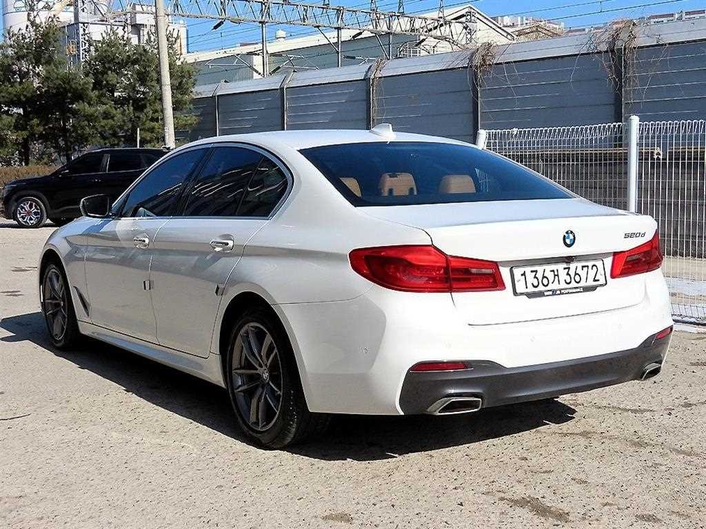 BMW 5시리즈 5시리즈 (G30) 520d M 스포츠 스페셜 에디션 이미지 3