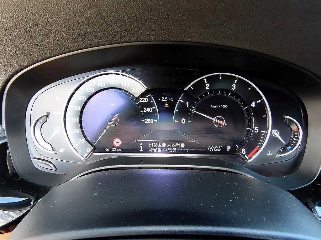 BMW 5시리즈 5시리즈 (G30) 520d M 스포츠 스페셜 에디션 이미지 9