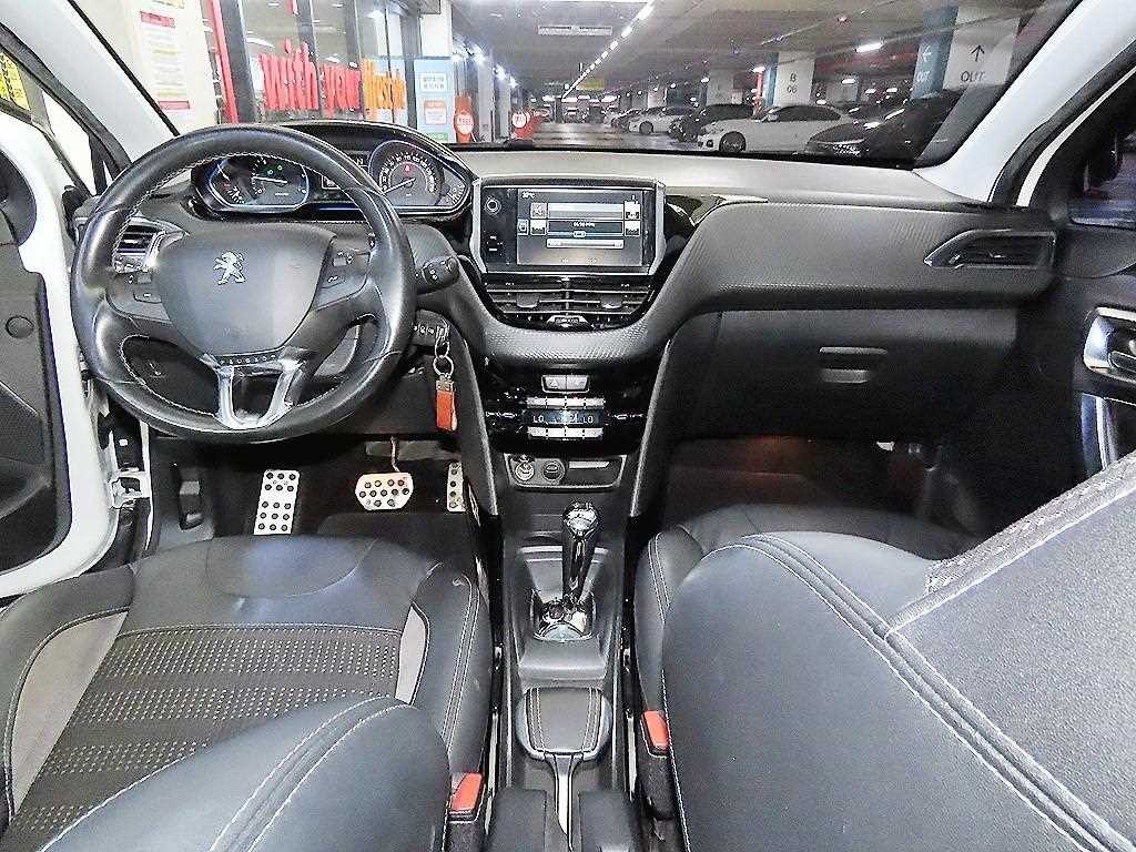 푸조 2008 1.6 E-HDI 펠린 L 이미지 10