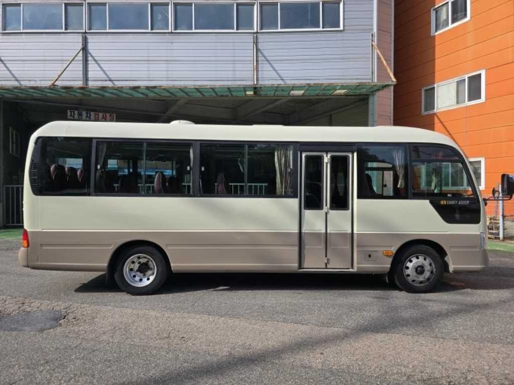 중대형버스 소형현대버스 뉴카운티 장축 SUP 25인승 이미지 4