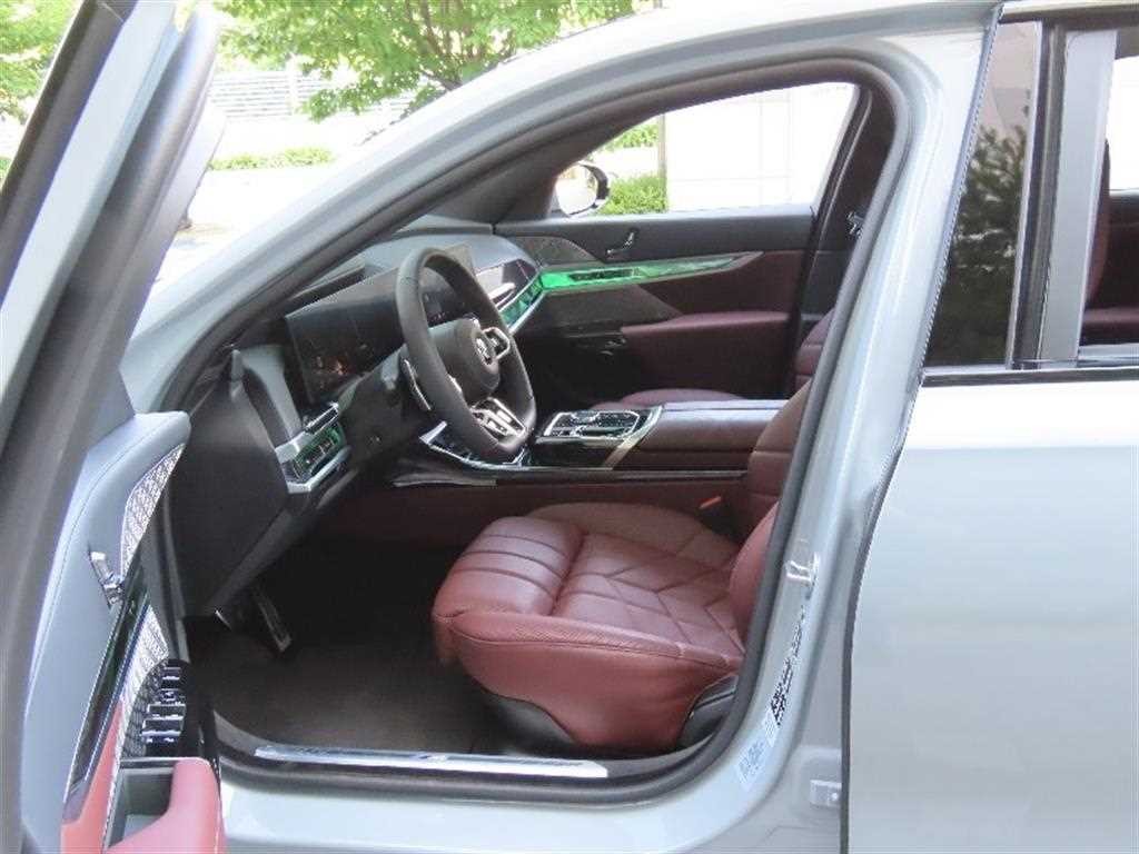 BMW 7시리즈 7시리즈 (G70) 740i xDrive M 스포츠 리미티드 이미지 13