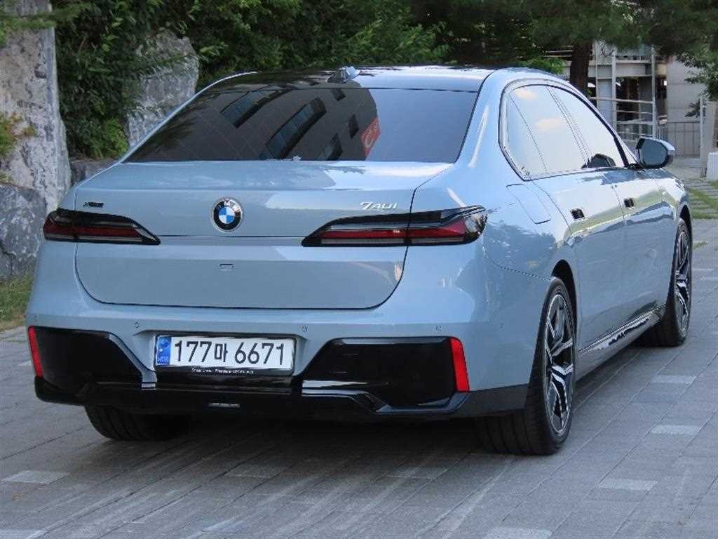 BMW 7시리즈 7시리즈 (G70) 740i xDrive M 스포츠 리미티드 이미지 3