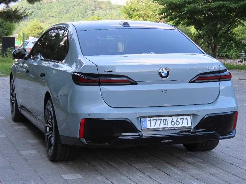 BMW 7시리즈 7시리즈 (G70) 740i xDrive M 스포츠 리미티드 이미지 4