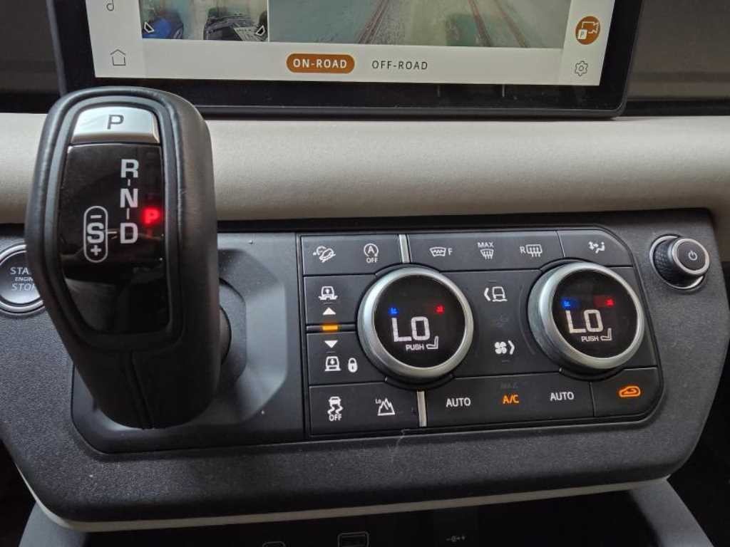 랜드로버 디펜더 디펜더 (L663) 110 D250 SE 이미지 14