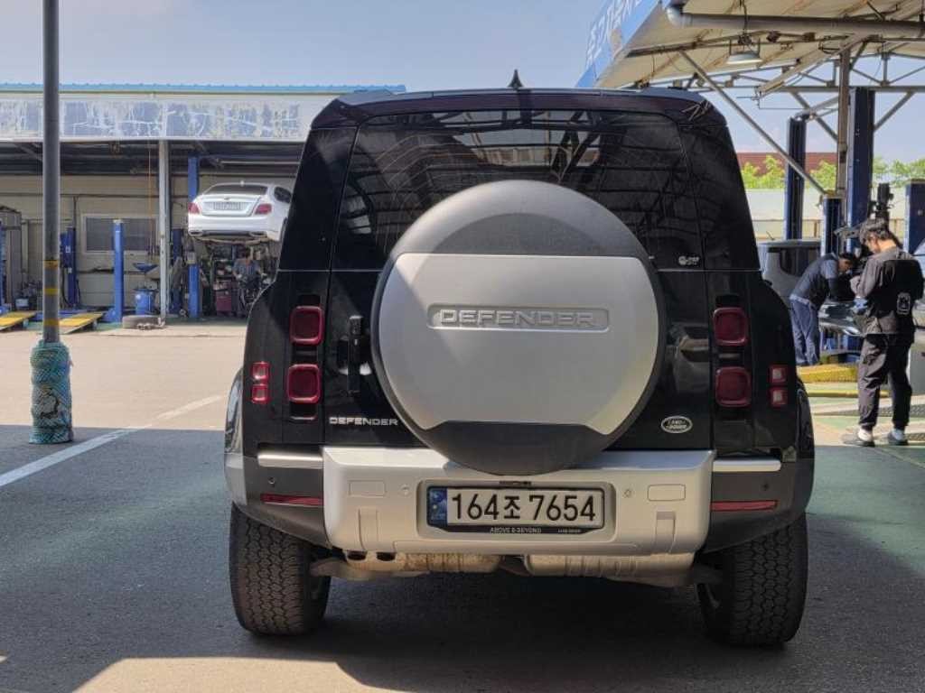 랜드로버 디펜더 디펜더 (L663) 110 D250 SE 이미지 4