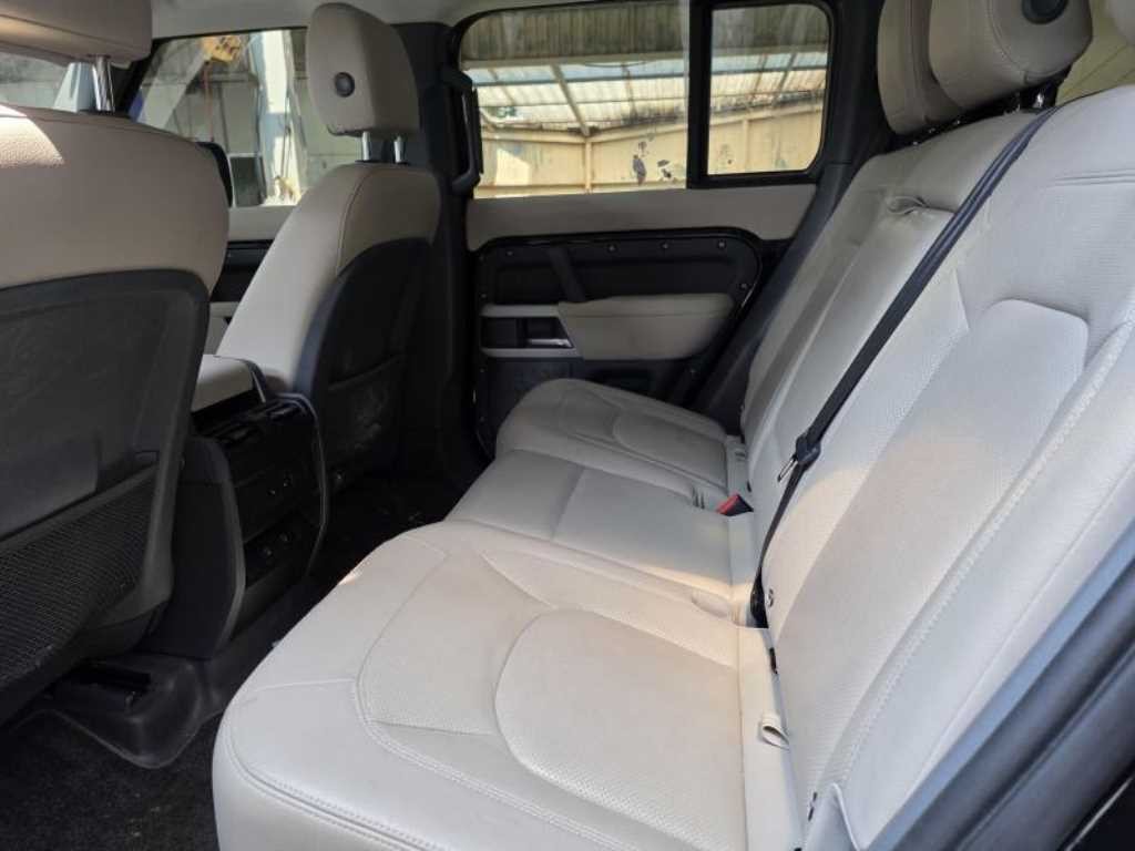 랜드로버 디펜더 디펜더 (L663) 110 D250 SE 이미지 7