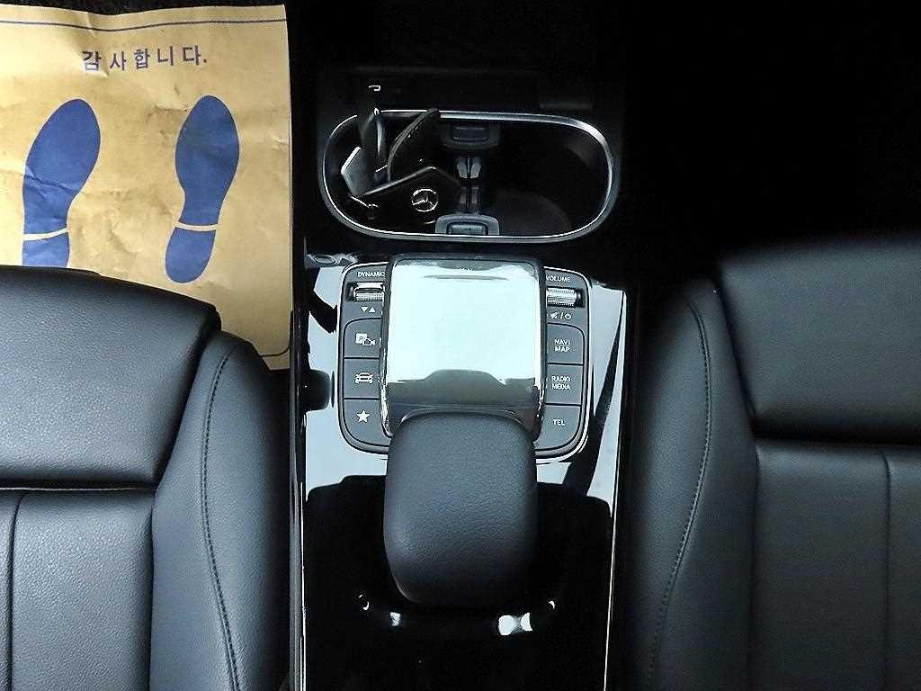 벤츠 A 클래스 A클래스 W177 A220 해치백 이미지 15