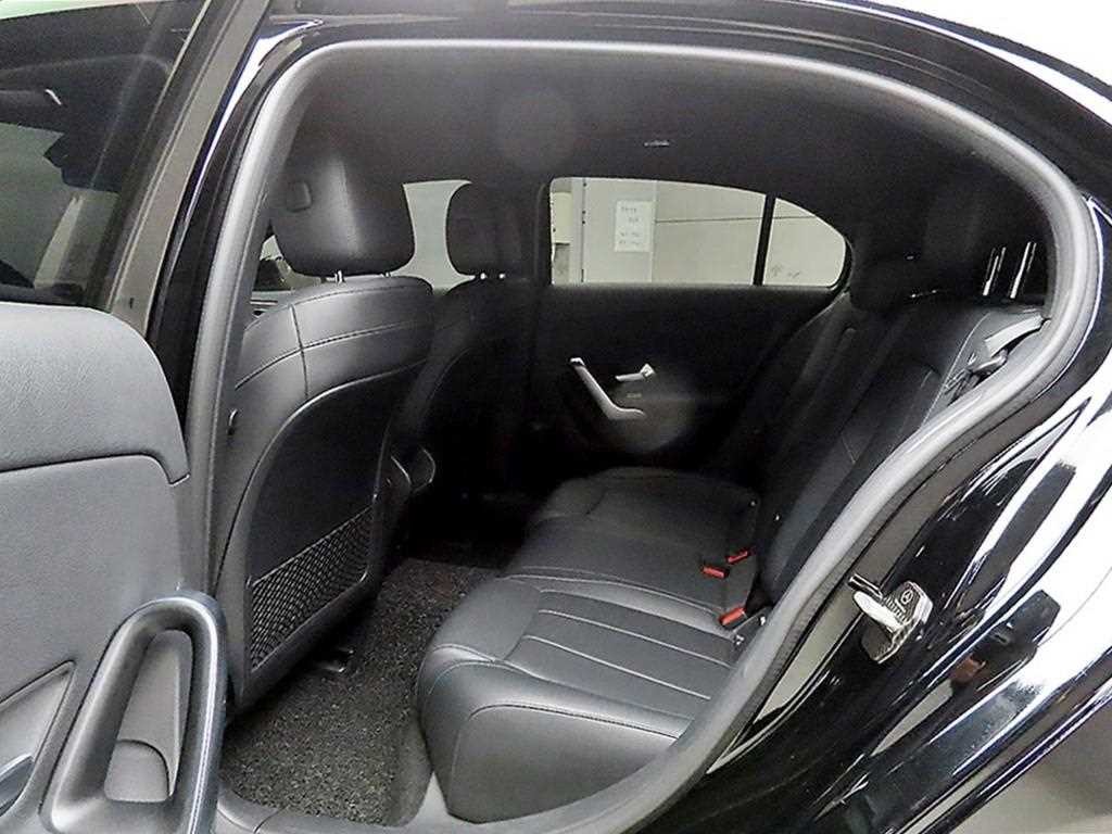 벤츠 A 클래스 A클래스 W177 A220 해치백 이미지 6